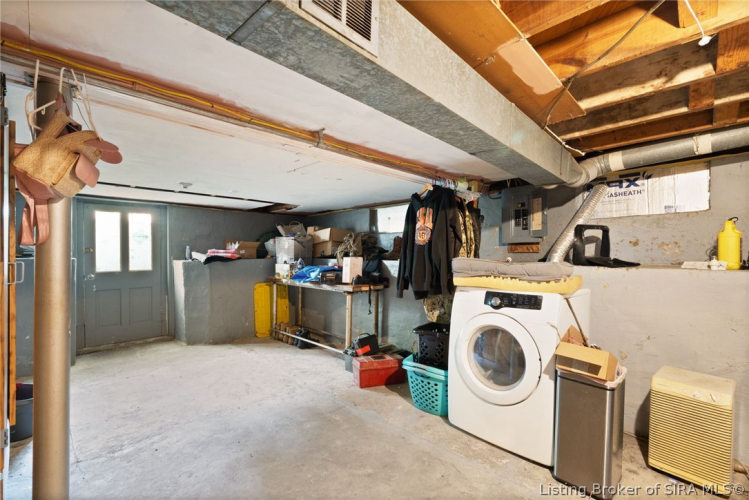 Listing Image 3
