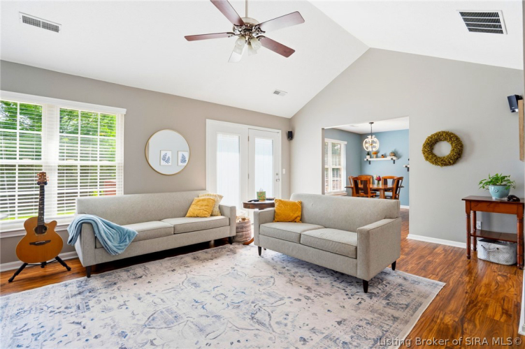 Listing Image 9