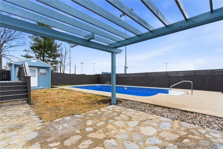 Listing Image 15