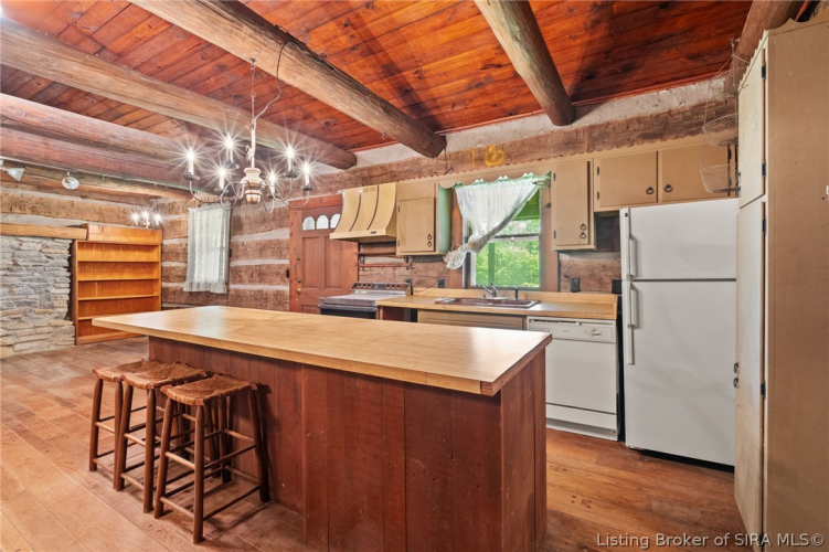 Listing Image 20