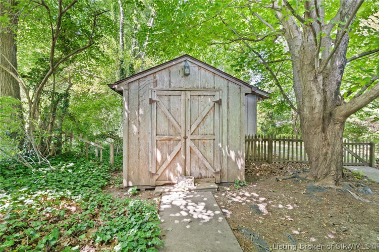 Listing Image 6