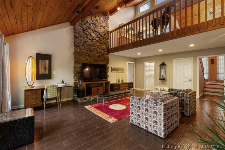 Listing Image 11