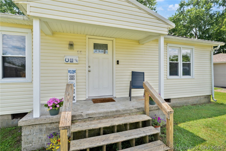 Listing Image 4