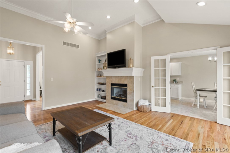 Listing Image 10