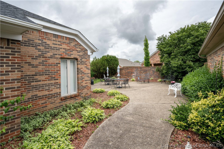 Listing Image 24