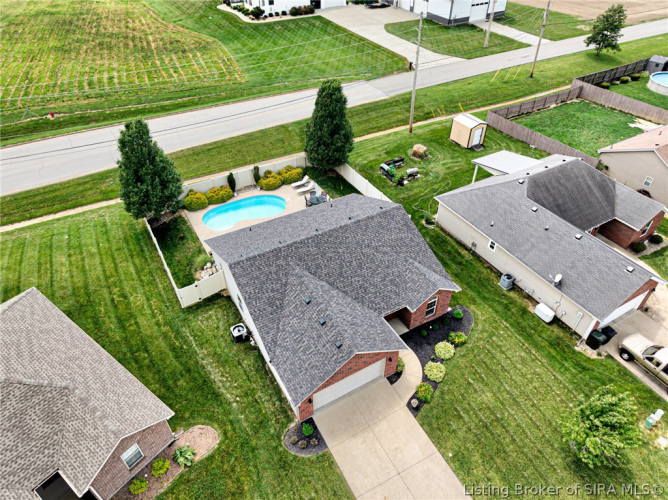 Listing Image 12