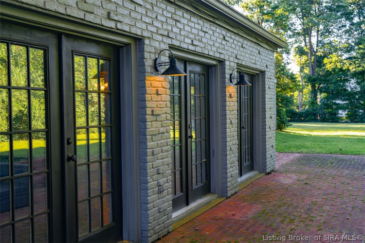 Listing Image 12