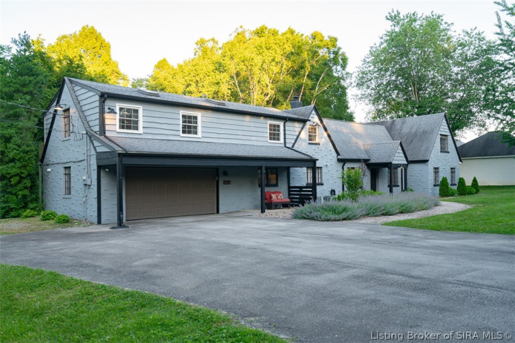 Listing Image 4