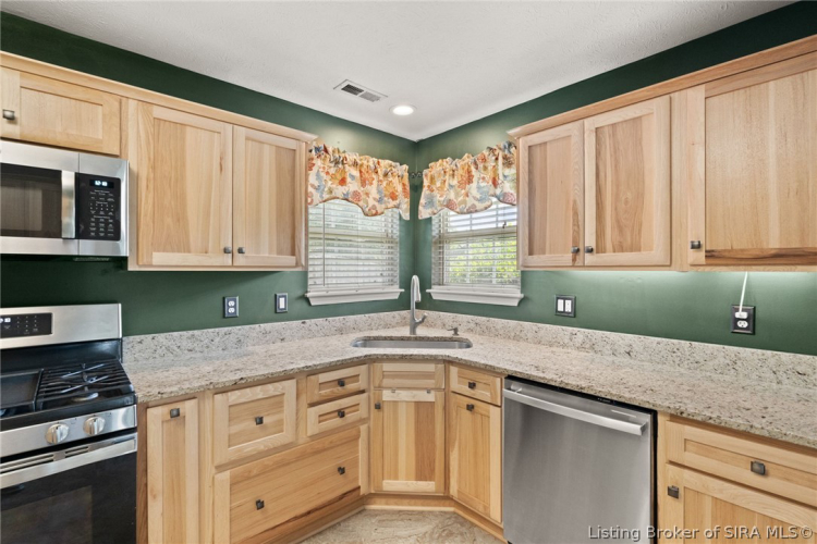 Listing Image 5