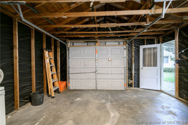 Listing Image 23