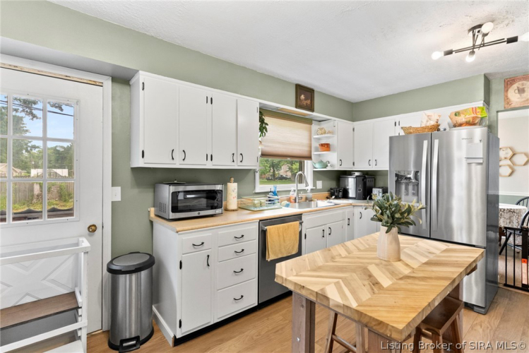 Listing Image 12