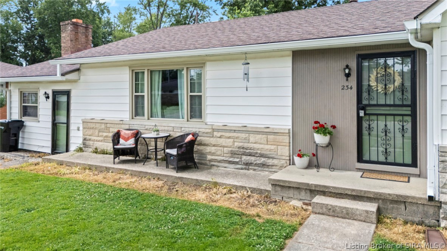 Listing Image 4