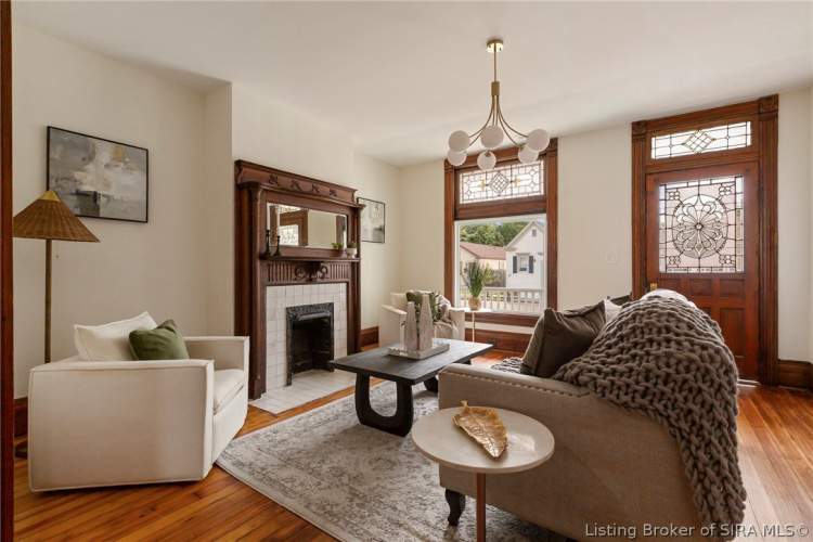 Listing Image 8