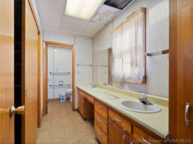 Listing Image 30