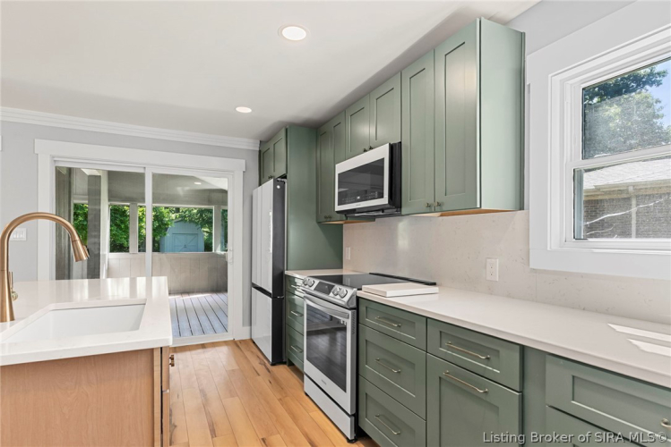 Listing Image 9