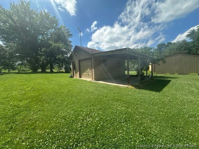 Listing Image 3