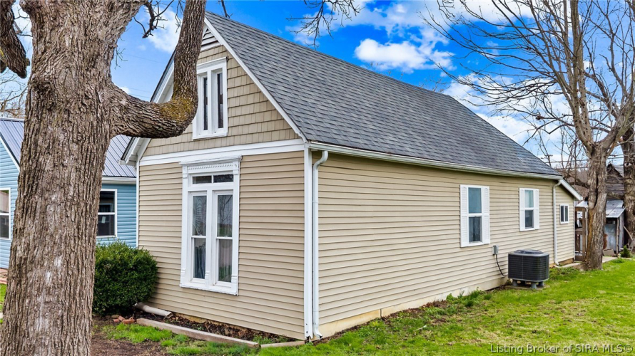 Listing Image 3