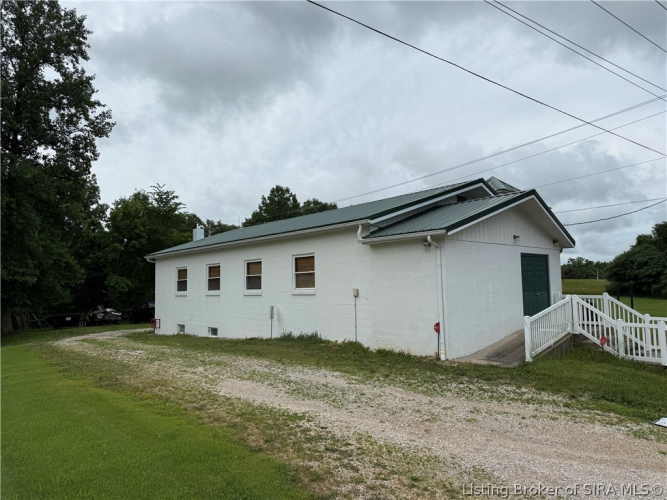 Listing Image 4