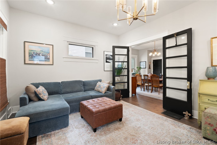 Listing Image 12