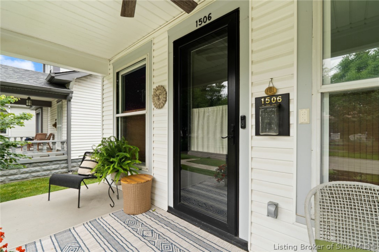 Listing Image 8