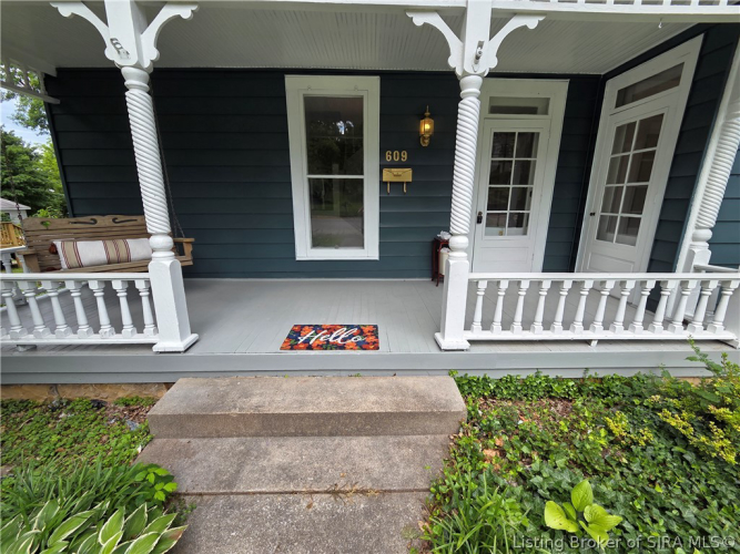 Listing Image 4