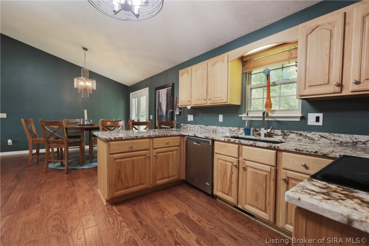 Listing Image 13