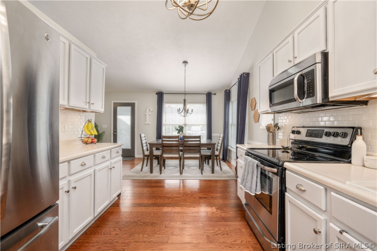 Listing Image 8