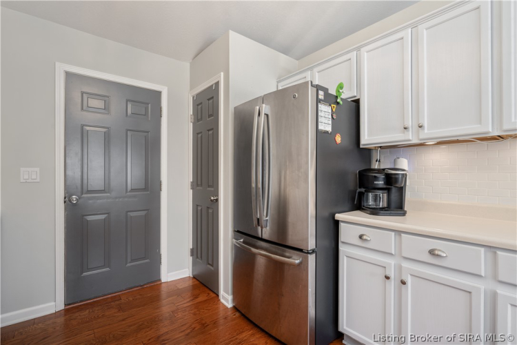 Listing Image 10