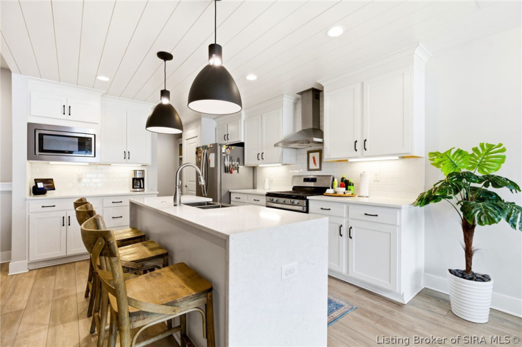 Listing Image 11
