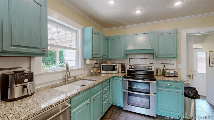 Listing Image 7