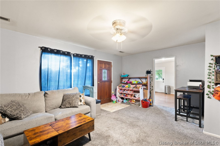 Listing Image 5