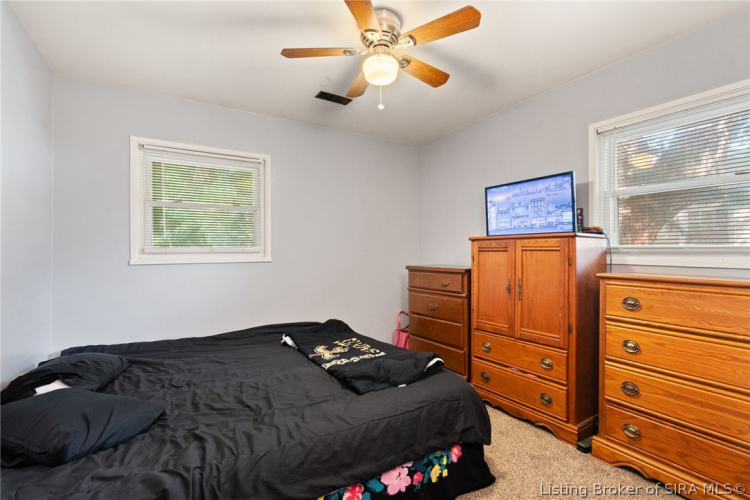 Listing Image 10