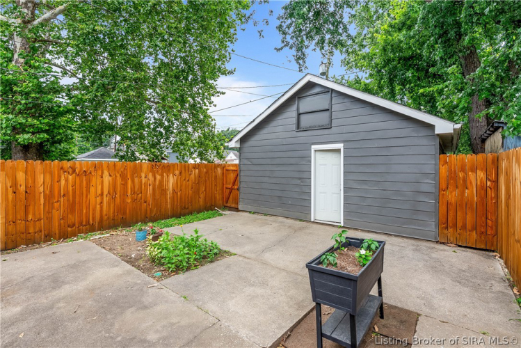 Listing Image 5