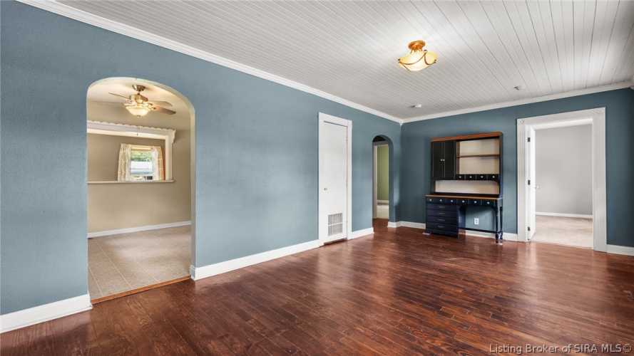Listing Image 8