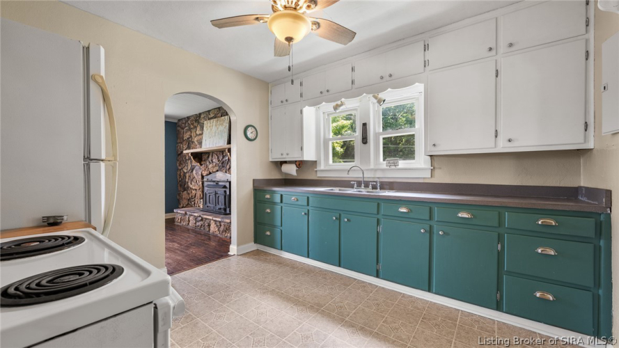 Listing Image 9