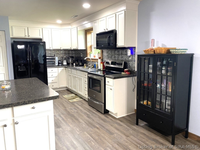 Listing Image 13