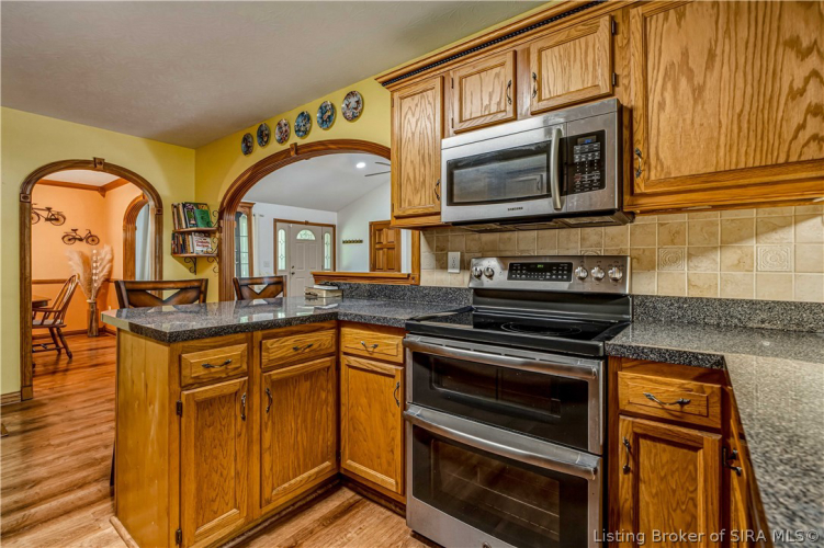 Listing Image 7