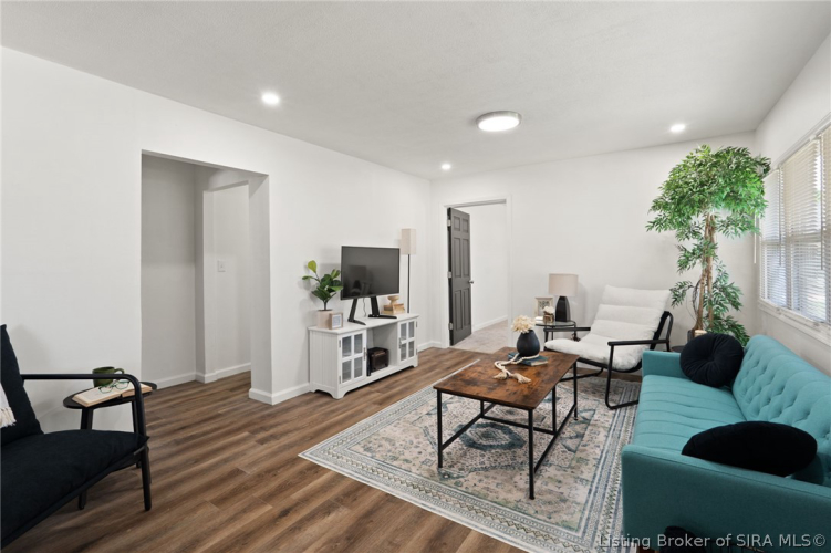 Listing Image 5