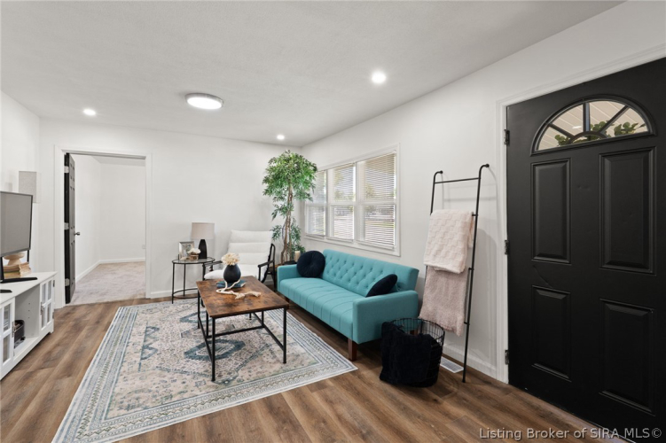 Listing Image 6