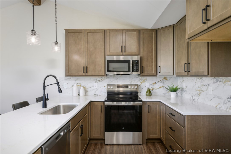 Listing Image 16