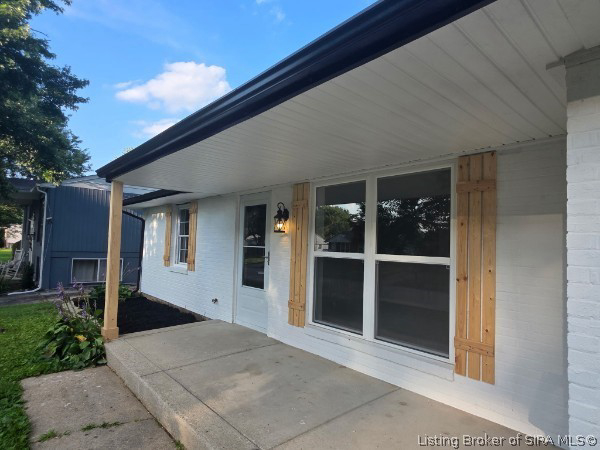 Listing Image 4
