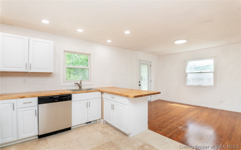 Listing Image 20