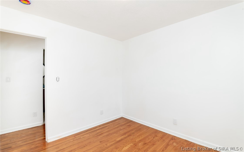 Listing Image 29