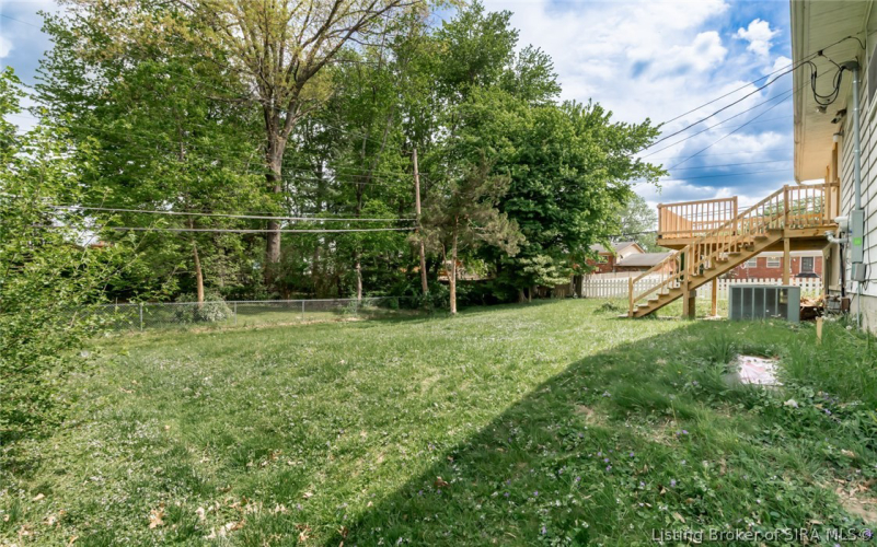 Listing Image 4