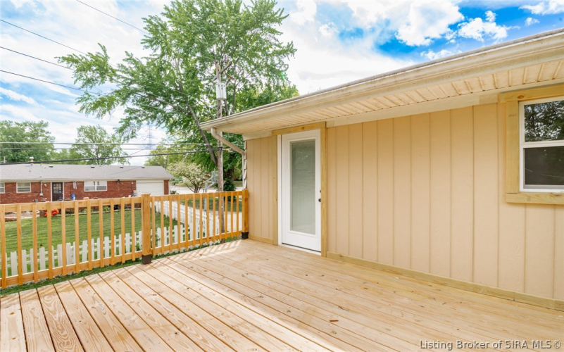 Listing Image 10