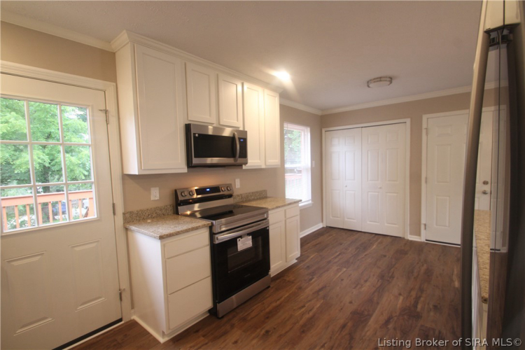 Listing Image 14