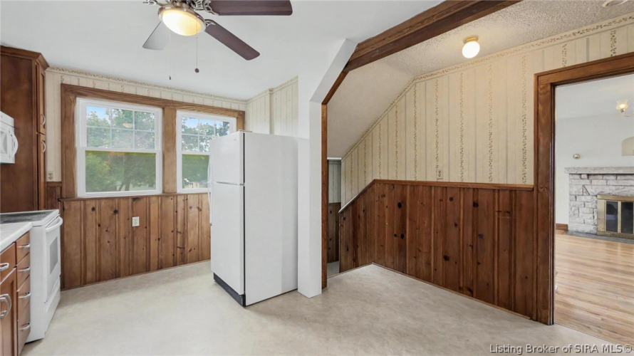 Listing Image 16