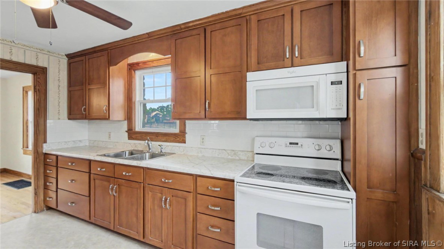 Listing Image 18