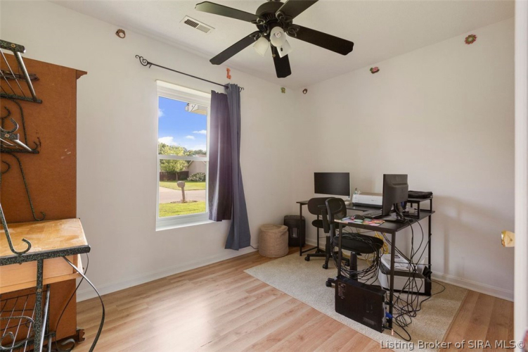 Listing Image 18