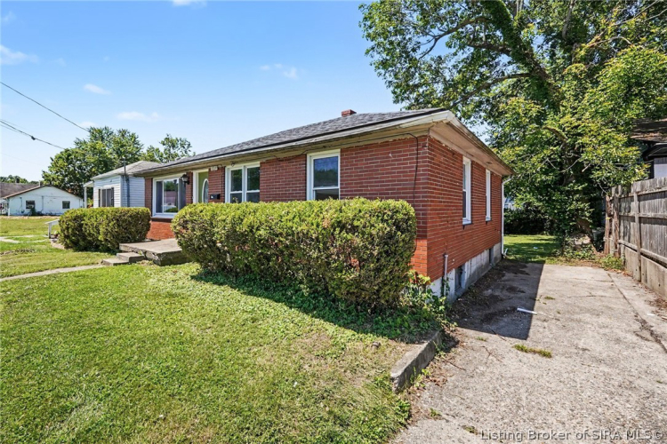 Listing Image 3